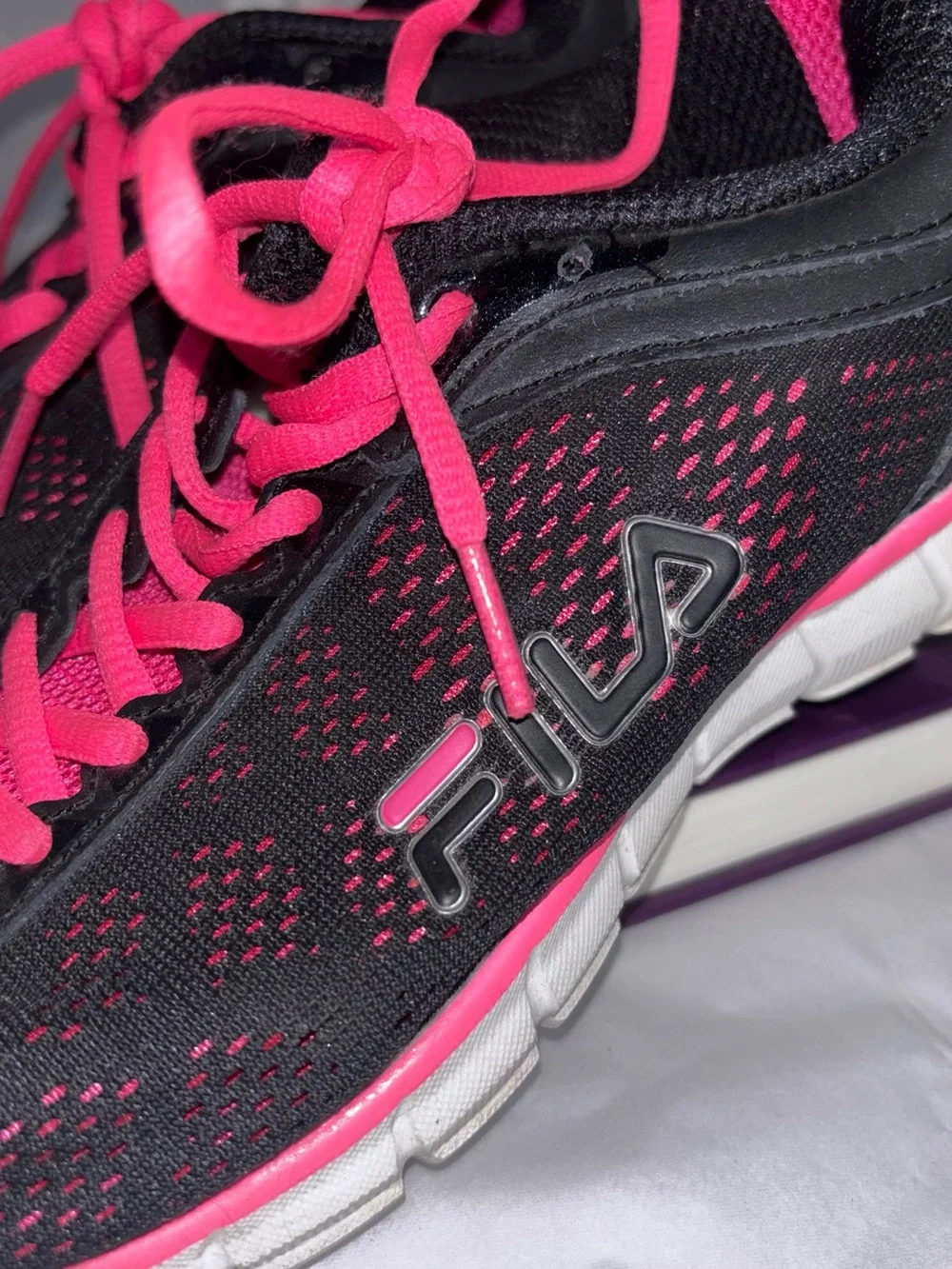 Fila Women's Black and Hot Pink Athletic Sneakers with White Soles 7.5